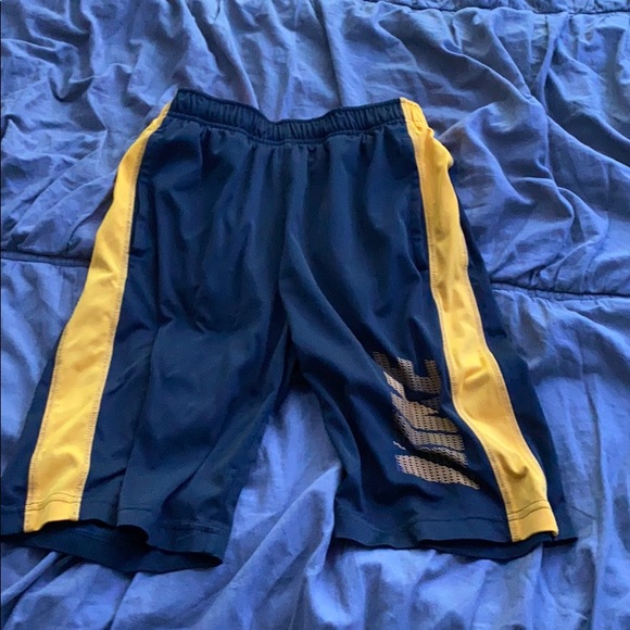 Boys Nike shorts - Picture 1 of 2